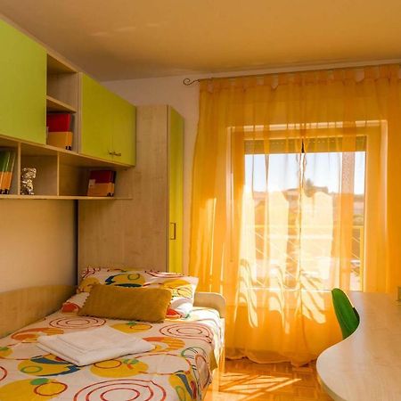 Apartment Many Пула Екстериор снимка