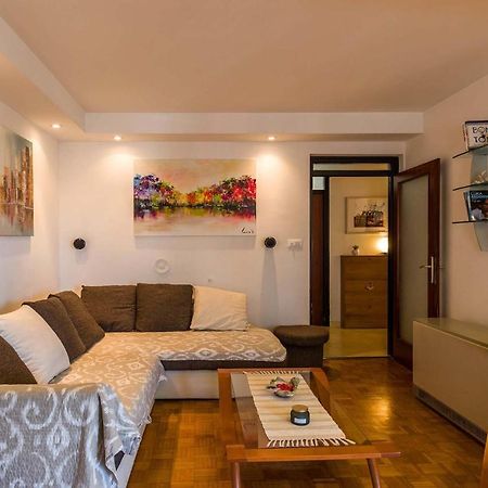 Apartment Many Пула Екстериор снимка