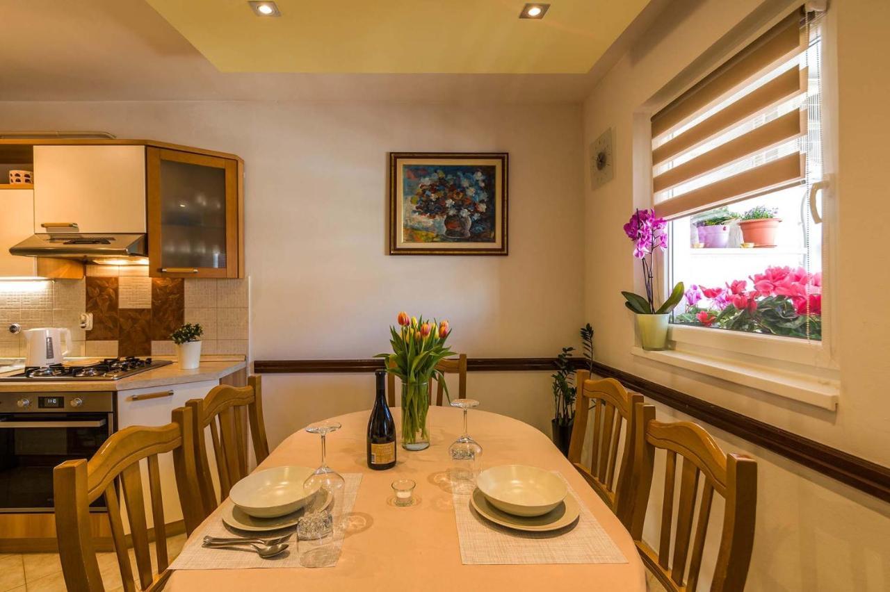 Apartment Many Пула Екстериор снимка